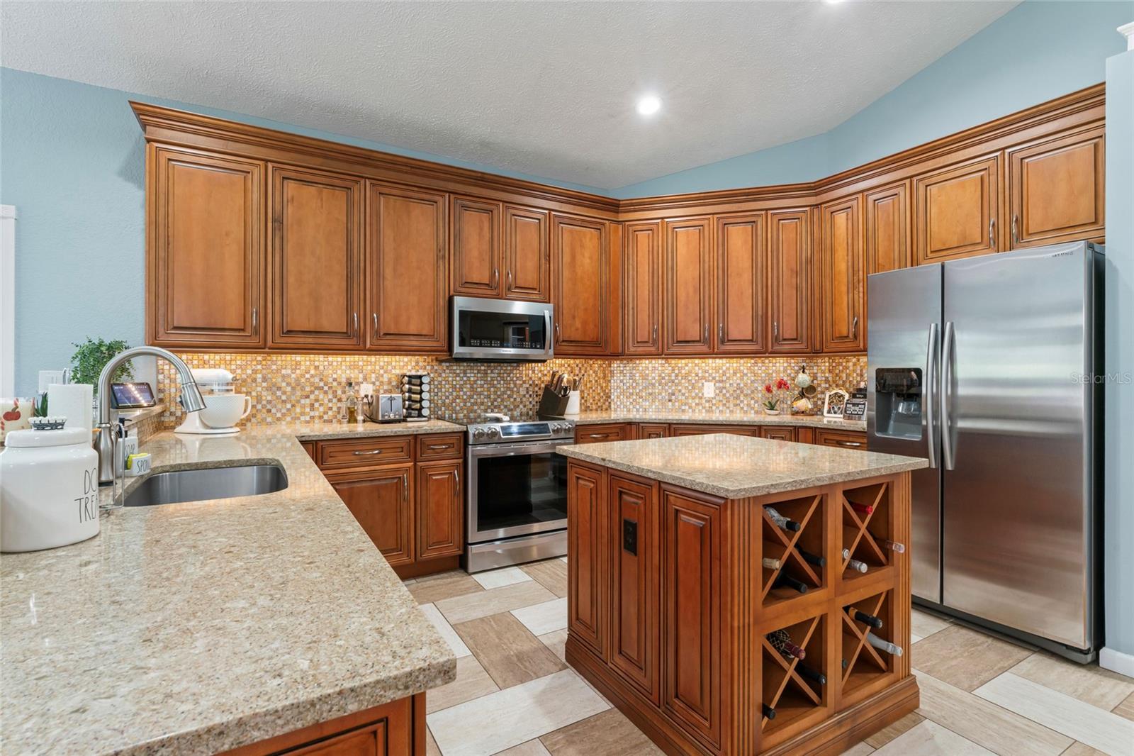 COUNTRY OAK ESTATES - Residential