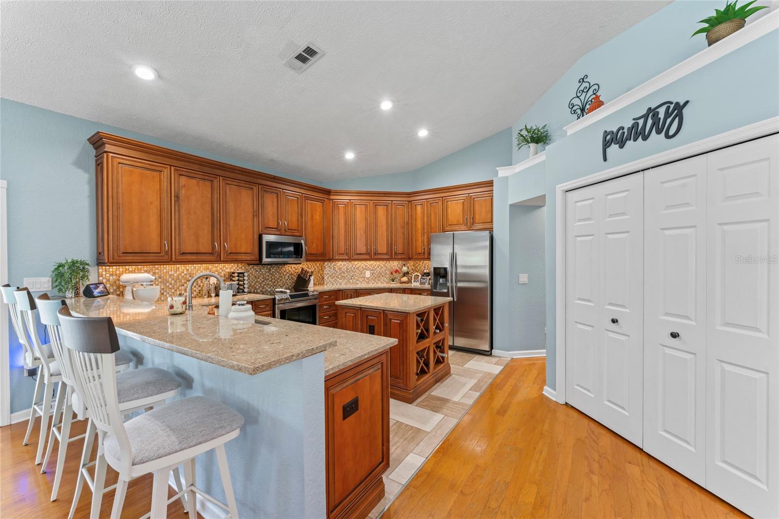 COUNTRY OAK ESTATES - Residential