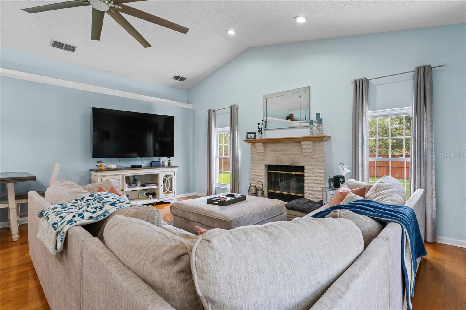 COUNTRY OAK ESTATES - Residential