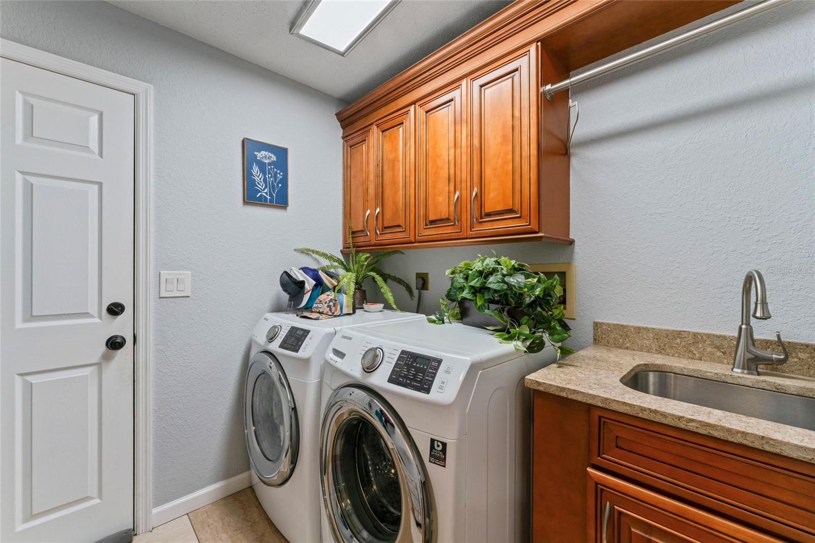 COUNTRY OAK ESTATES - Residential