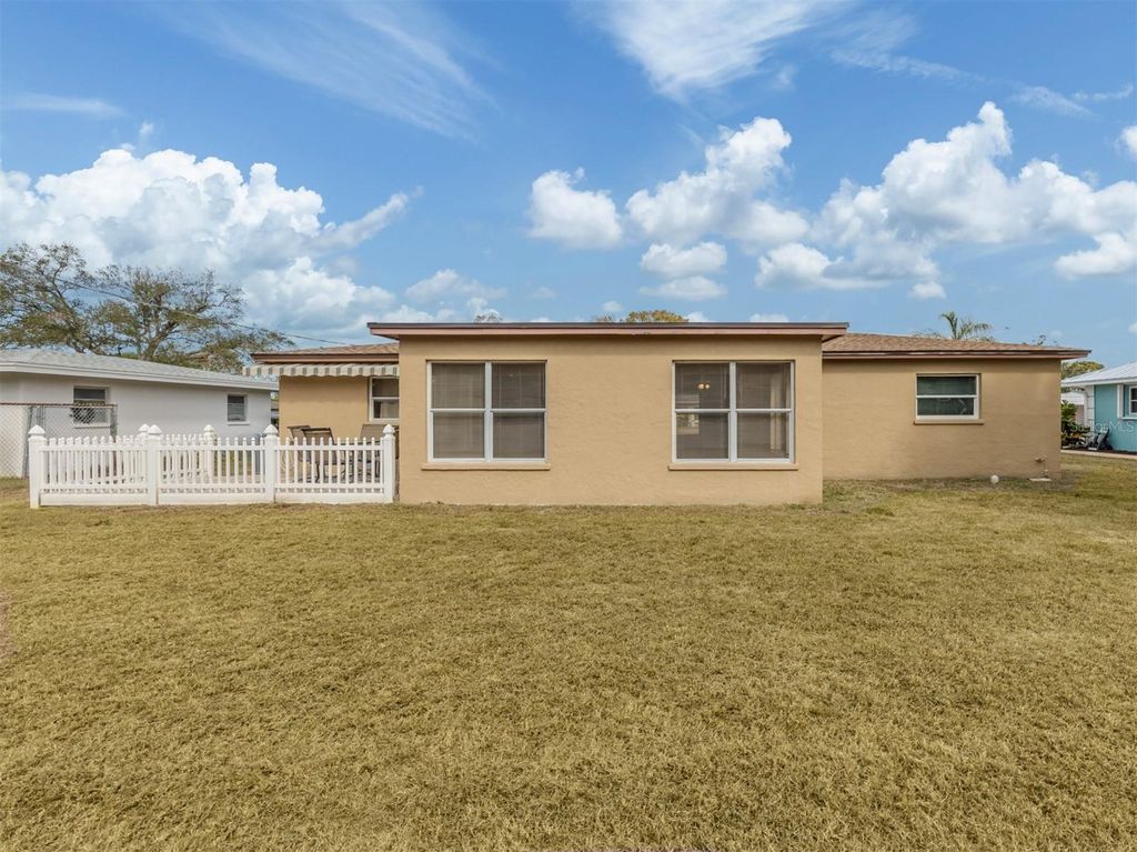 Photo of 1215 Mango Avenue, Venice, FL 34285 (MLS # N6142720)