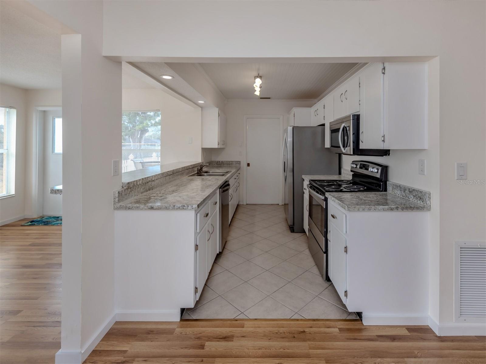 EAST GATE - Residential