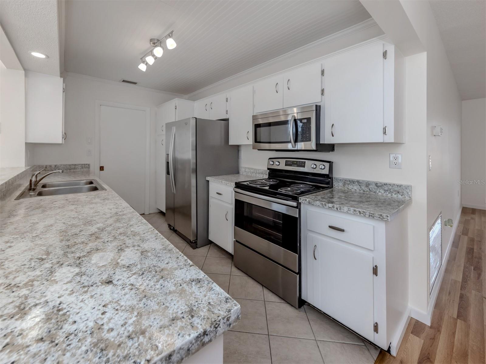 EAST GATE - Residential