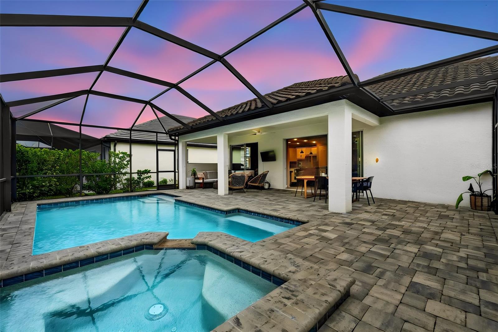 2128 WOODLEAF HAMMOCK COURT
