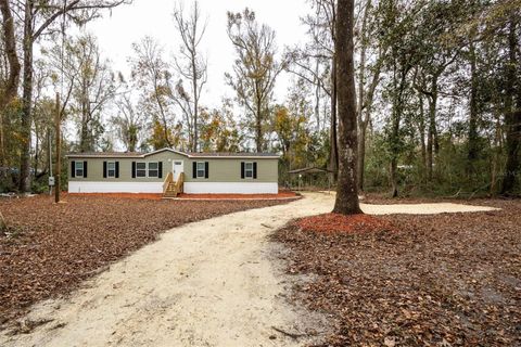 A home in CHIEFLAND