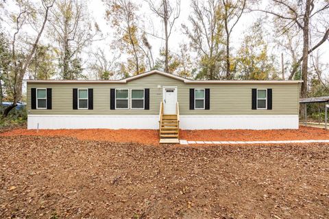 A home in CHIEFLAND