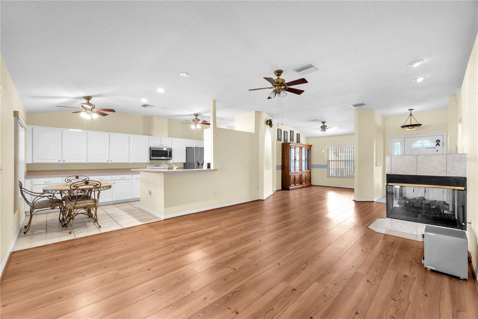 KINGSWAY OAKS UNIT 2 - Residential