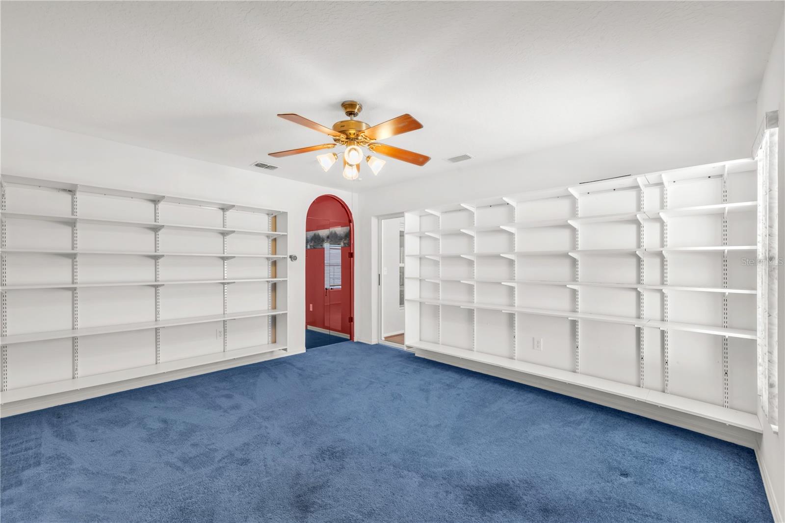 KINGSWAY OAKS UNIT 2 - Residential