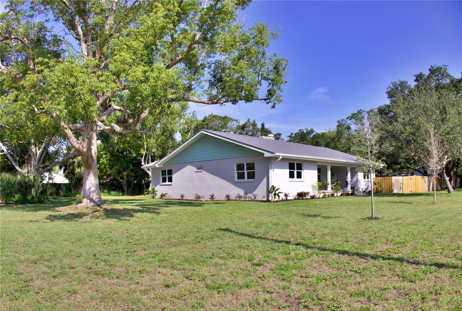 1510 LIVE OAK STREET