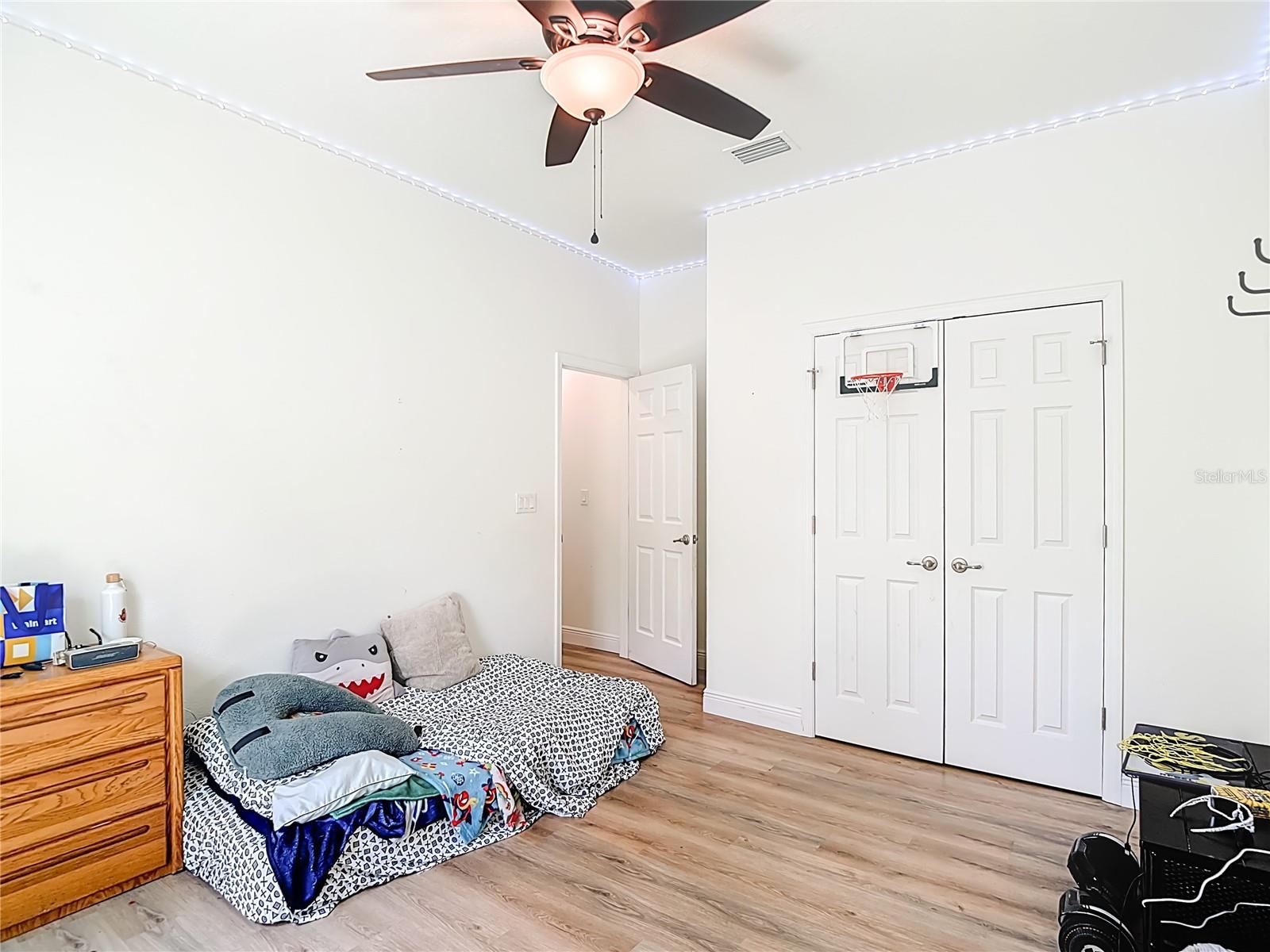 ROYAL HIGHLANDS - Residential