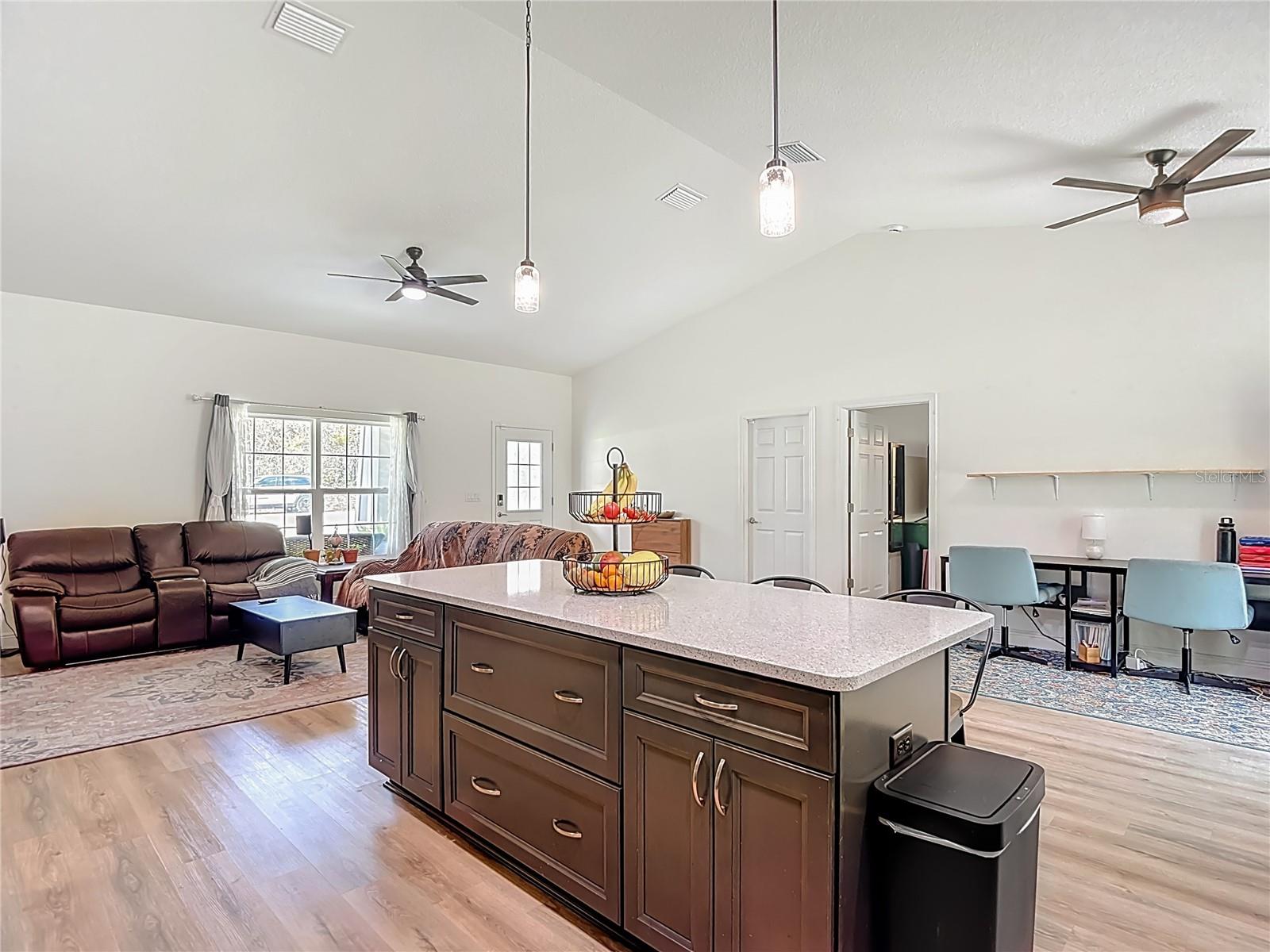 ROYAL HIGHLANDS - Residential