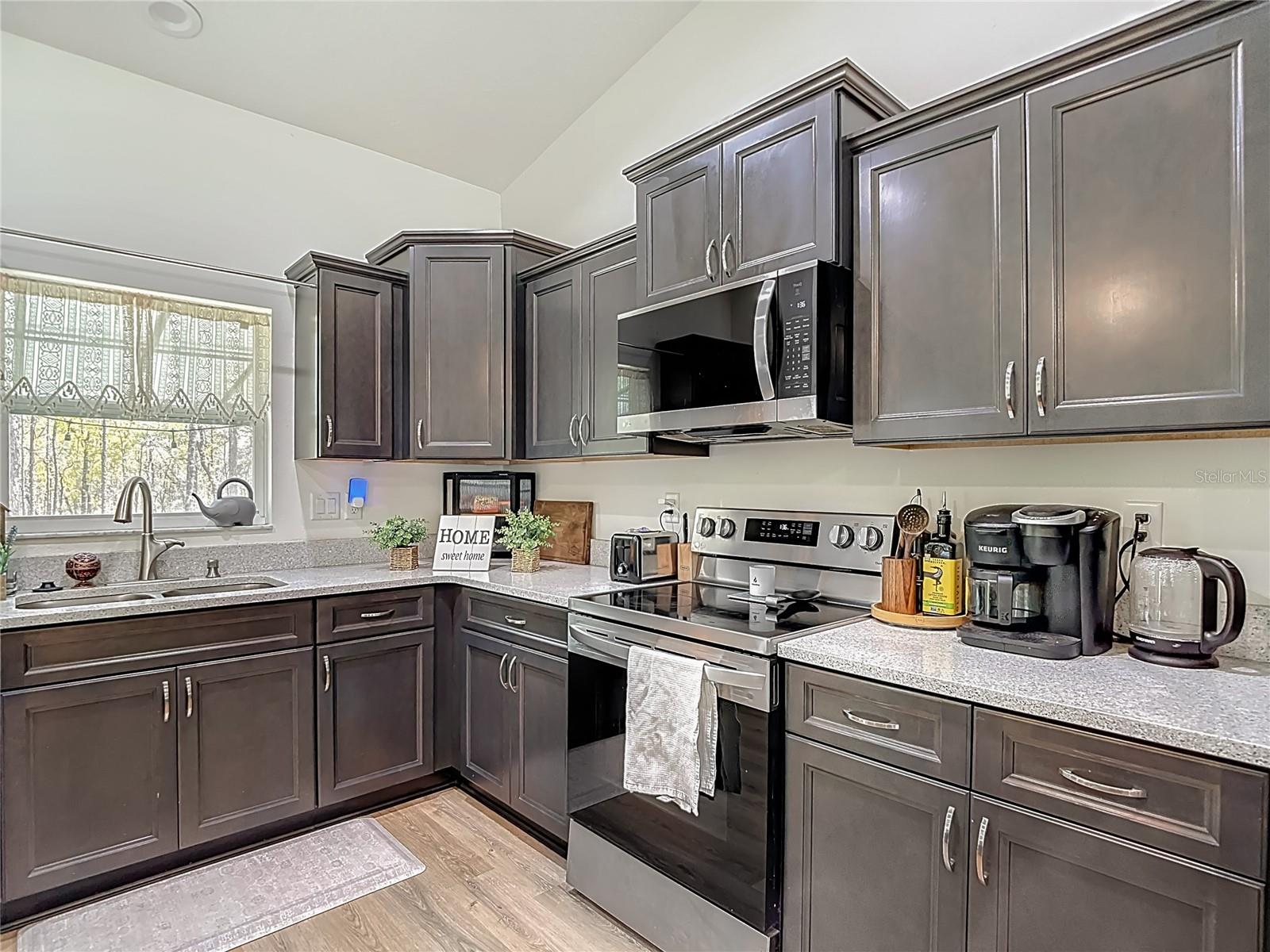 ROYAL HIGHLANDS - Residential