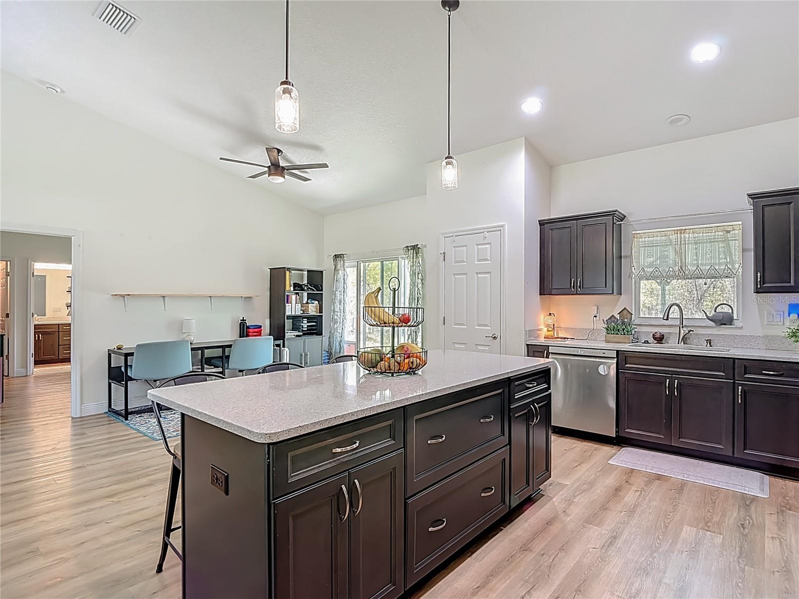 ROYAL HIGHLANDS - Residential