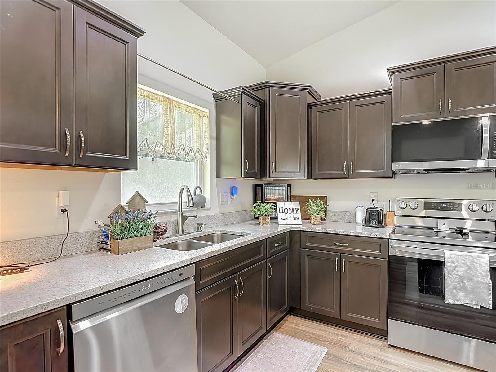 ROYAL HIGHLANDS - Residential