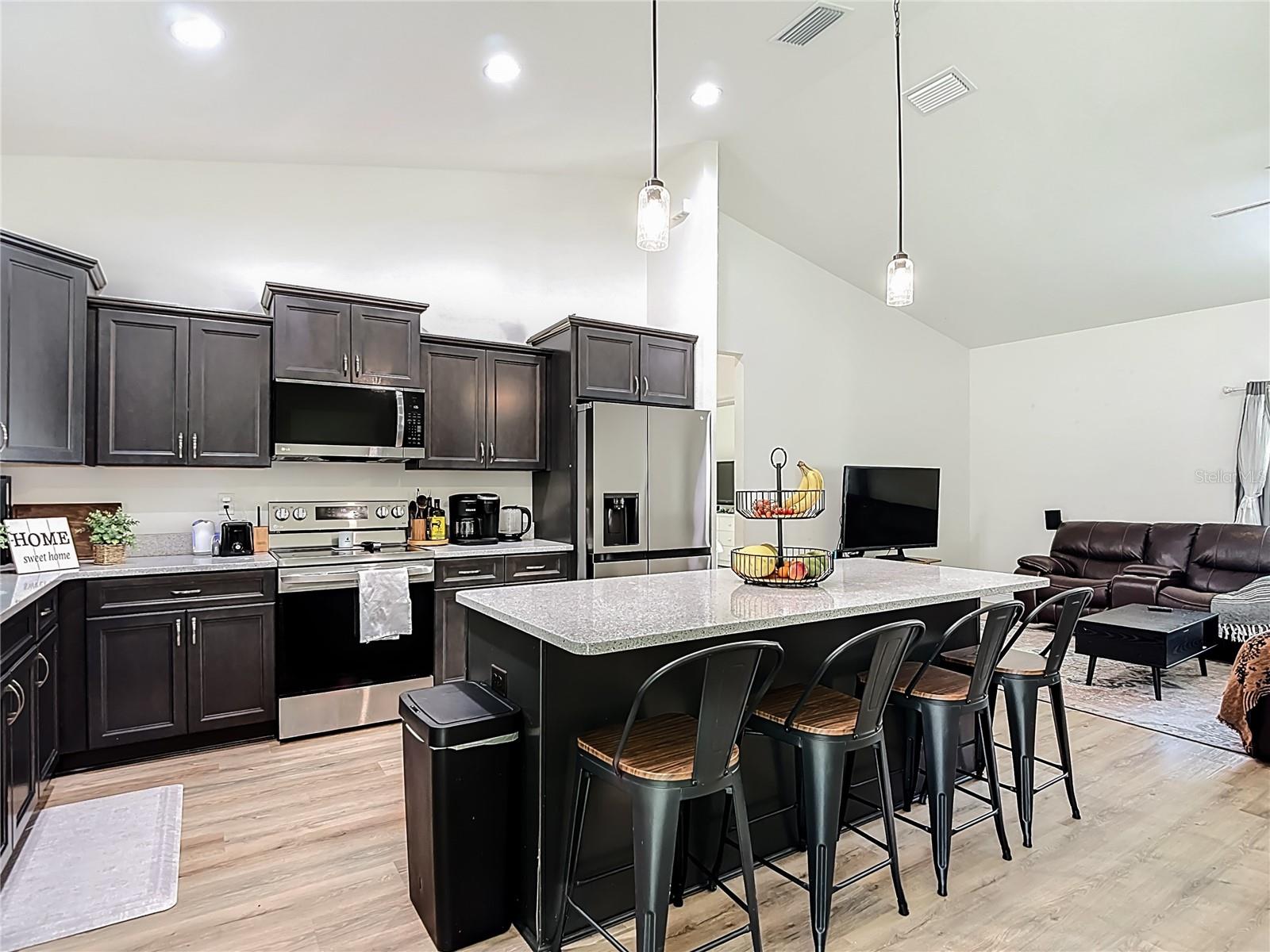 ROYAL HIGHLANDS - Residential