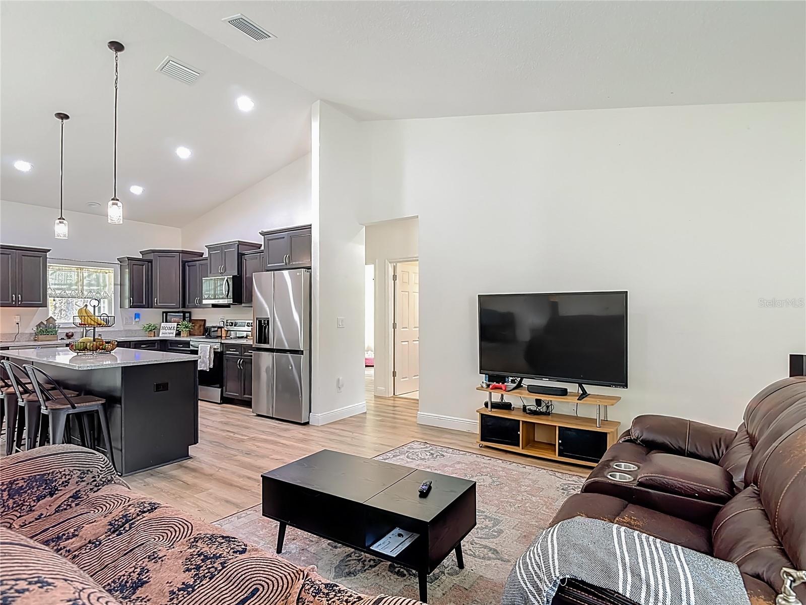 ROYAL HIGHLANDS - Residential