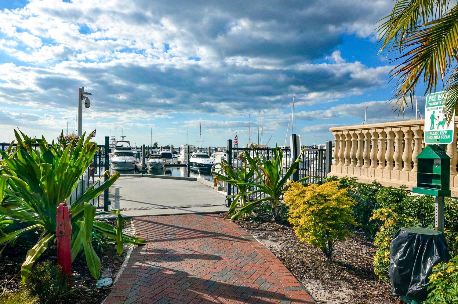 WESTSHORE YACHT CLUB TWNHMS - Residential