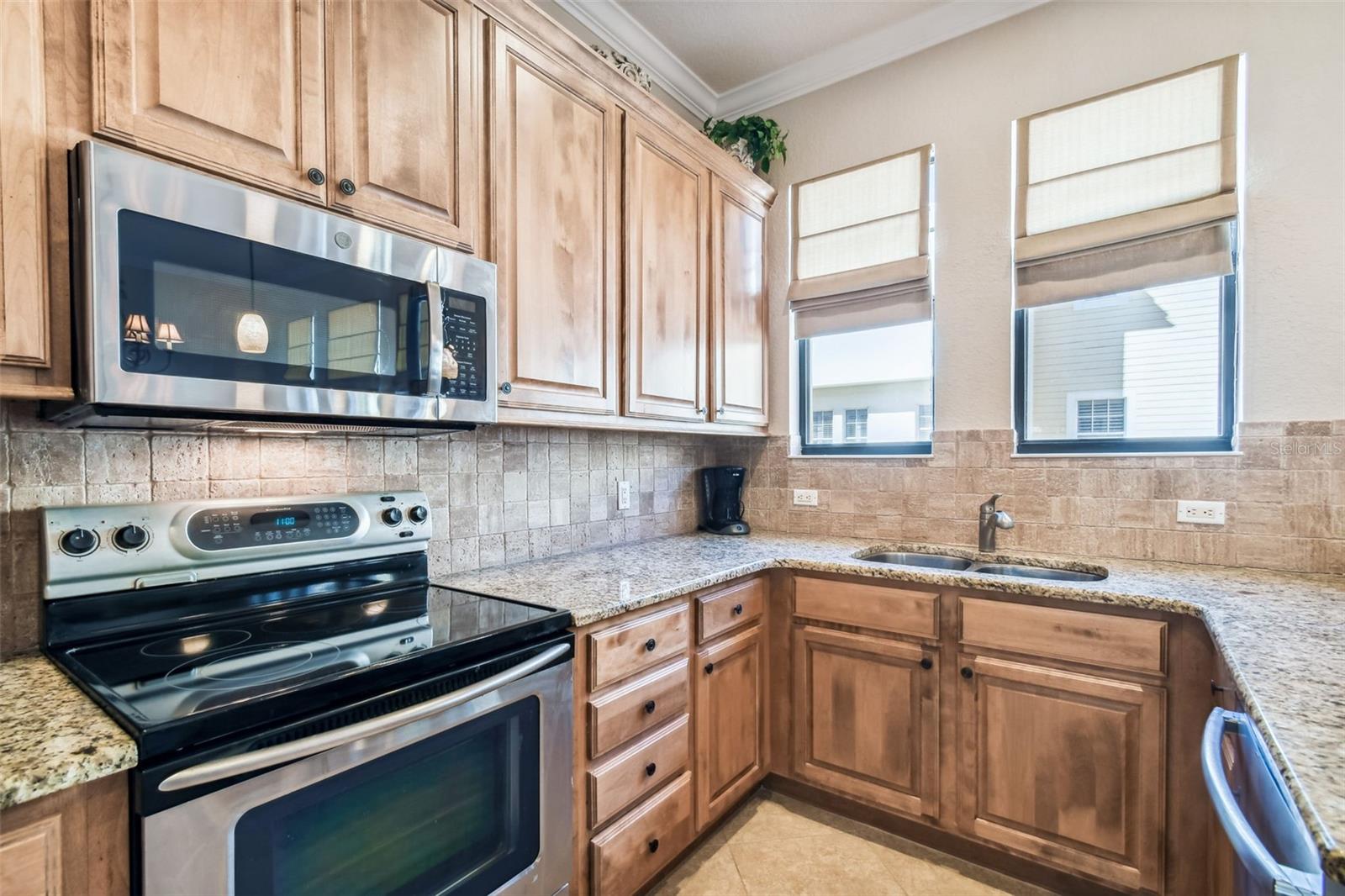 WESTSHORE YACHT CLUB TWNHMS - Residential