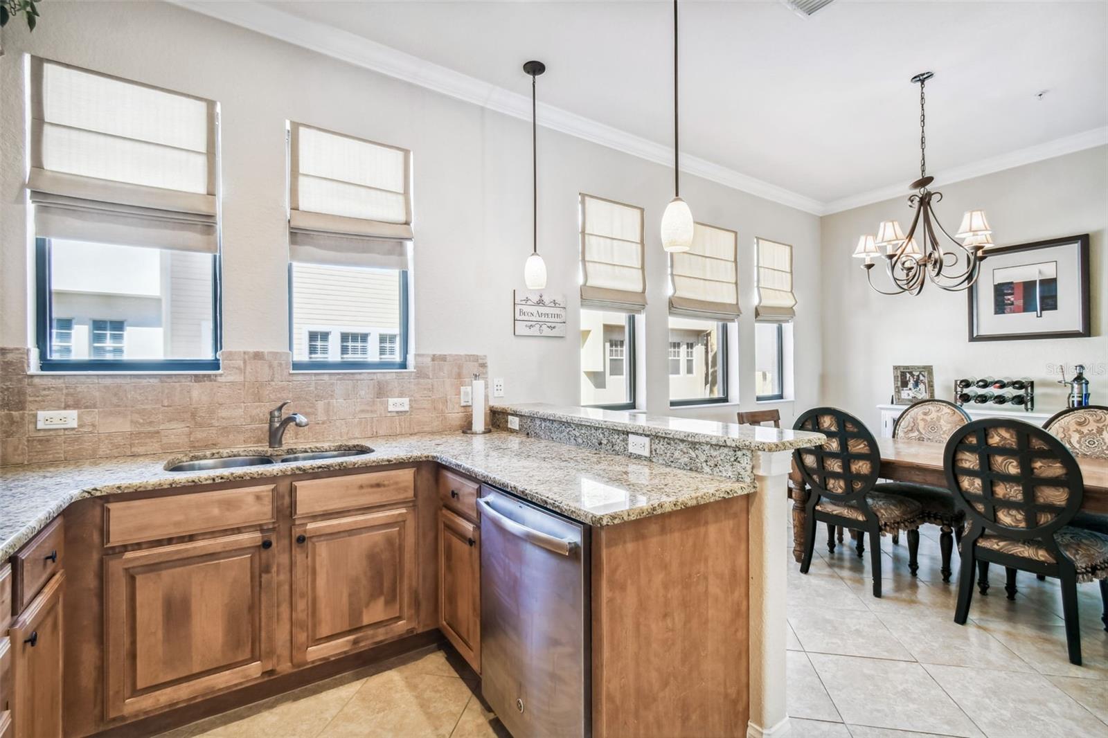 WESTSHORE YACHT CLUB TWNHMS - Residential