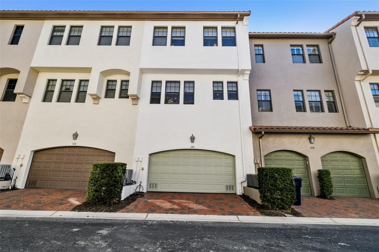 WESTSHORE YACHT CLUB TWNHMS - Residential