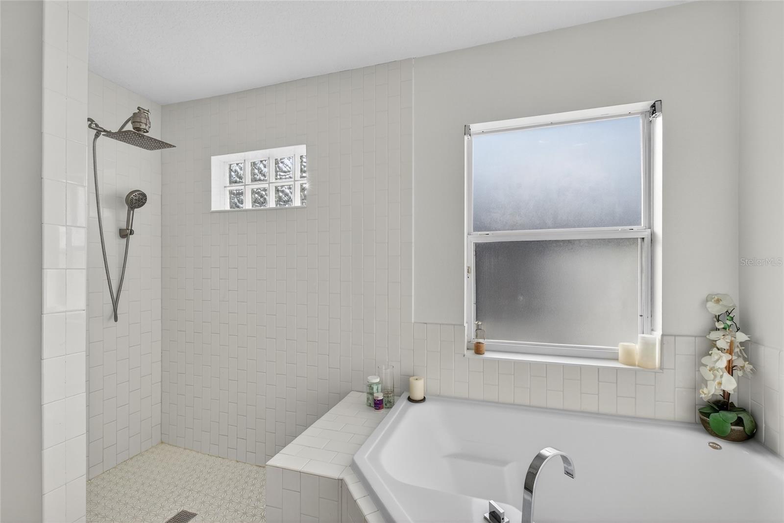 TUSCAN RIDGE PH 02 - Residential