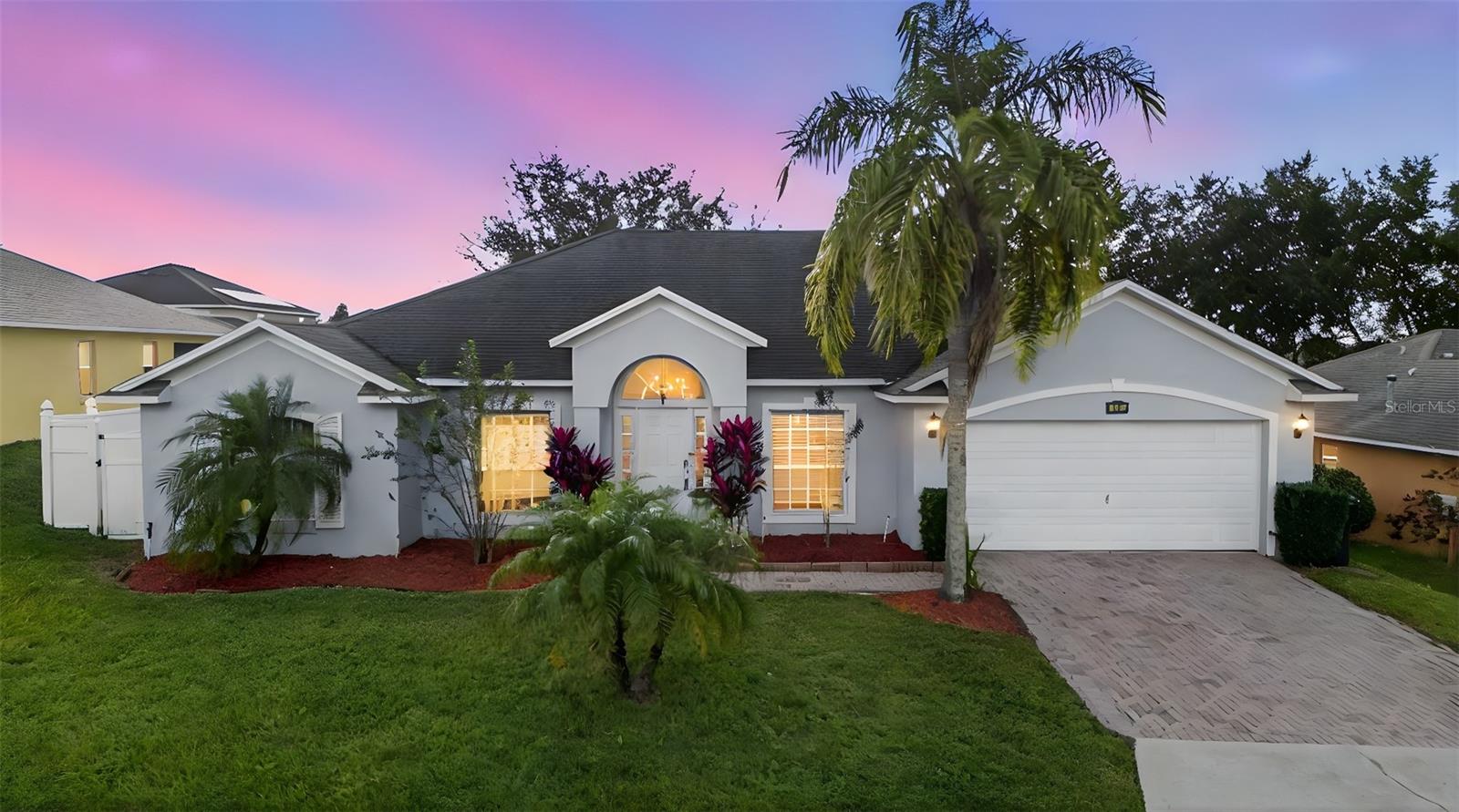 Located near Disney Parks and Champions Gate, this stunning home offers modern upgrades, a spacious layout, and the flexibility for short-term rentals making it a perfect primary home or investment property.
4 Bedrooms | 2 Baths | 0.21 Acres Enjoy a large fenced yard, new flooring, updated bathrooms, and a brand-new roof coming soon. Inside features upgraded countertops, updated bathrooms and new appliances. The home shines beautifully at night with great curb appeal. Minutes from shopping, dining, golf, and Orlando’s top attractions, this property truly delivers the best of Davenport living with income potential.