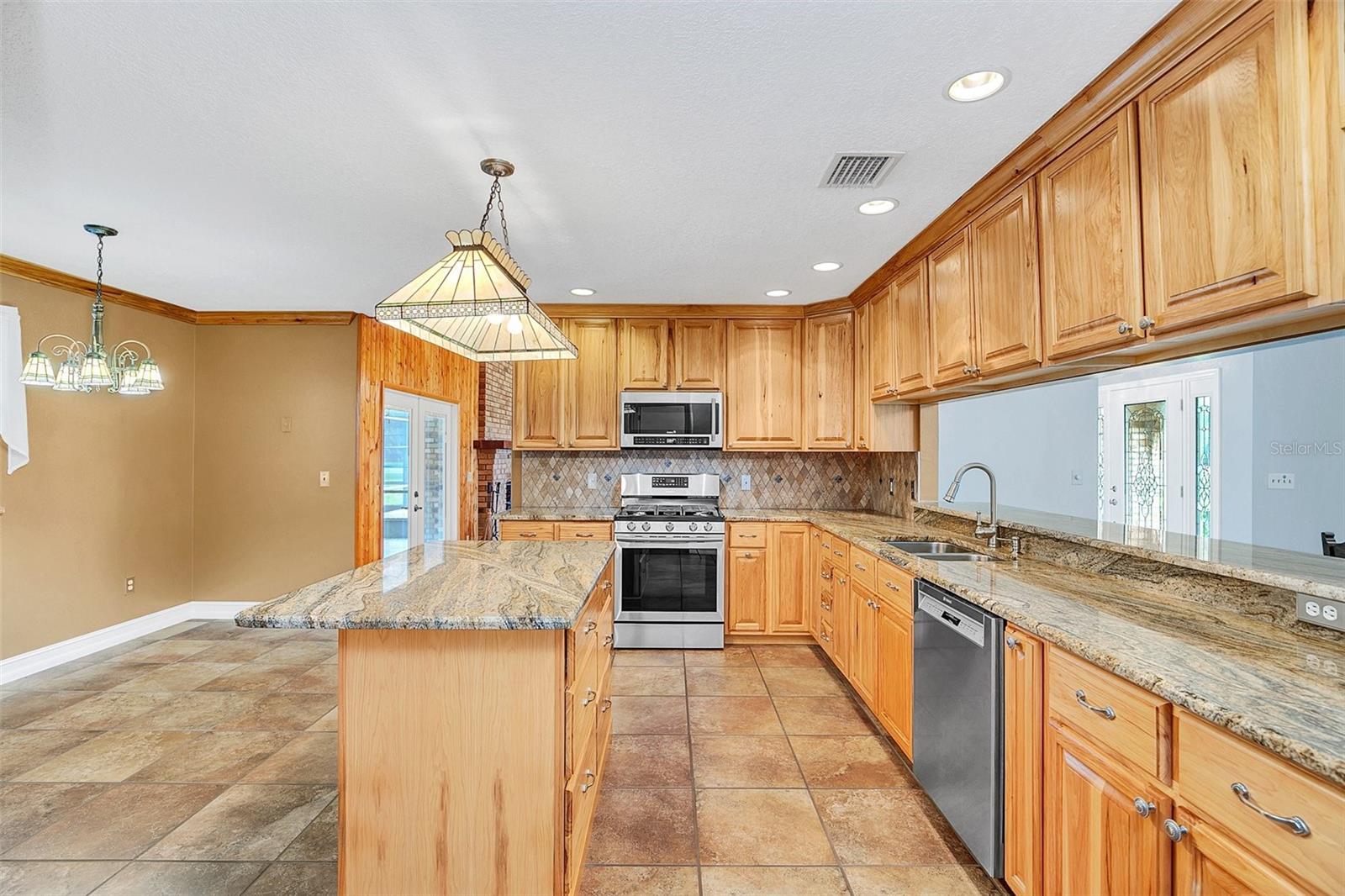 4147 BOGGY CREEK ROAD