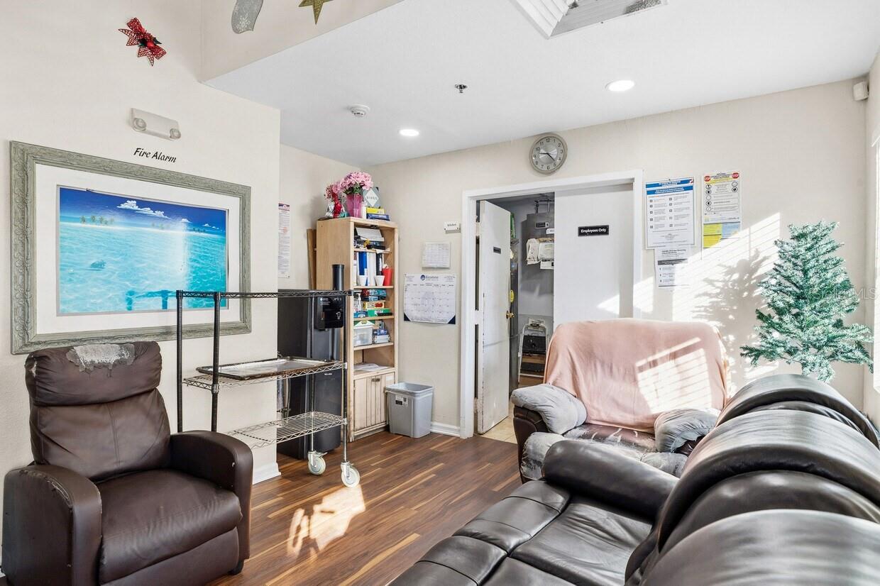 BON AIR - Commercial Sale