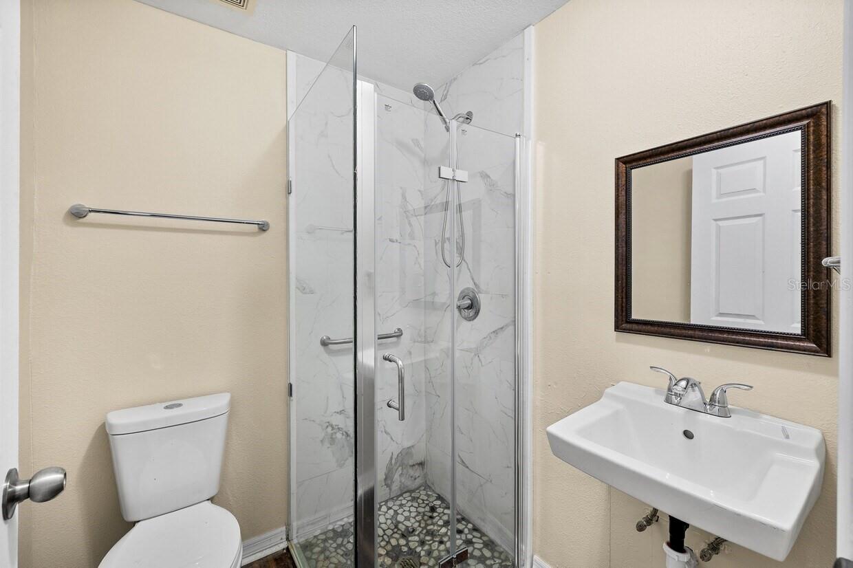 BON AIR - Commercial Sale