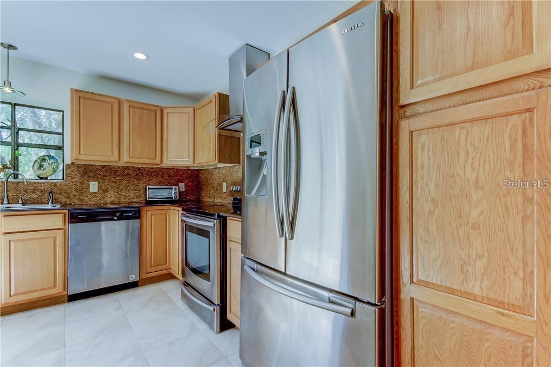 GOLDEN ACRES - Residential Lease