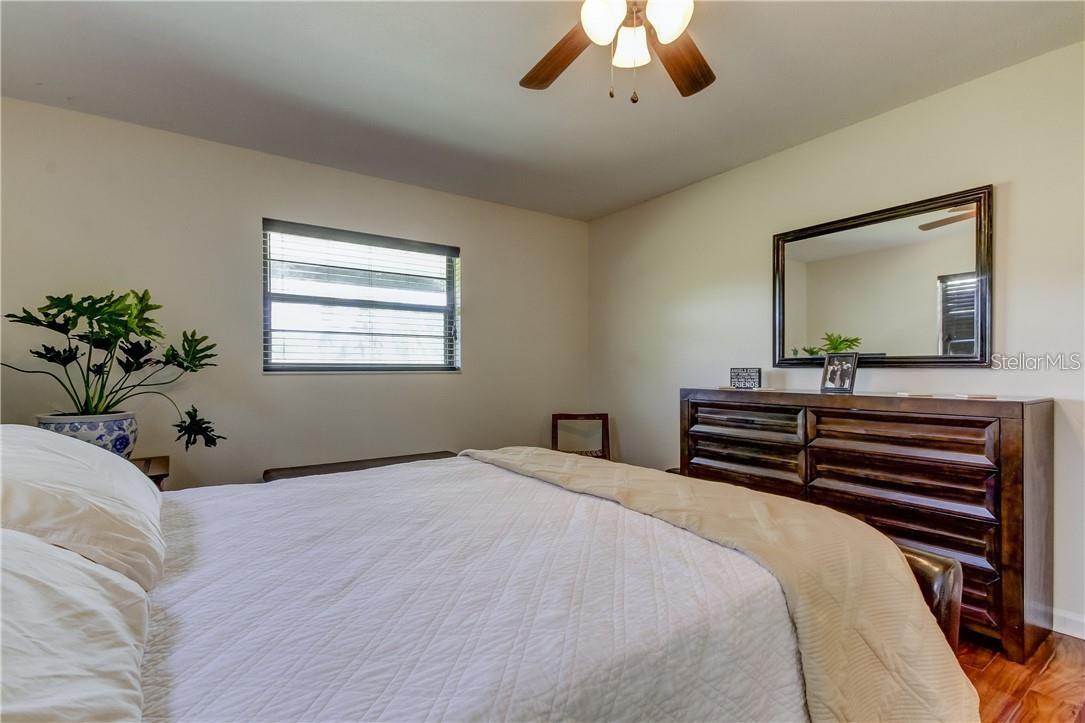 GOLDEN ACRES - Residential Lease