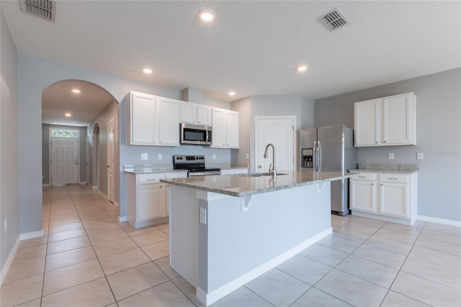 3079 BETHPAGE LOOP
