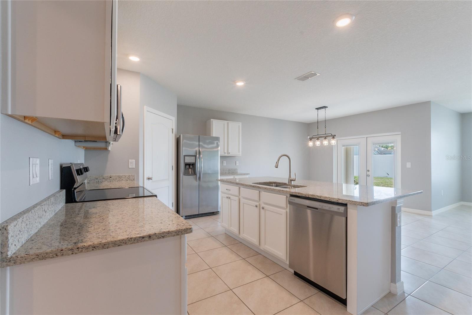 3079 BETHPAGE LOOP