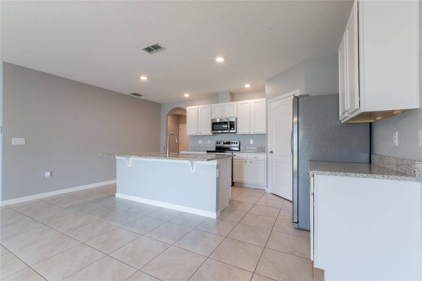 3079 BETHPAGE LOOP
