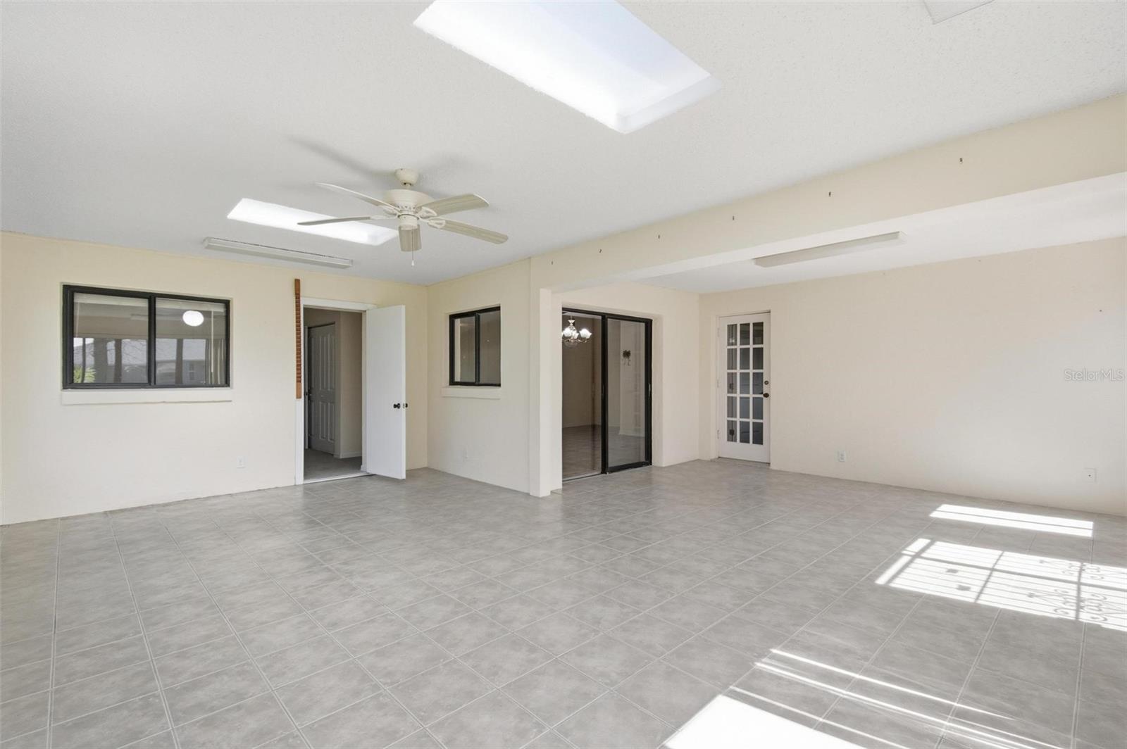 BELLE TERRE COMMUNITY - Residential