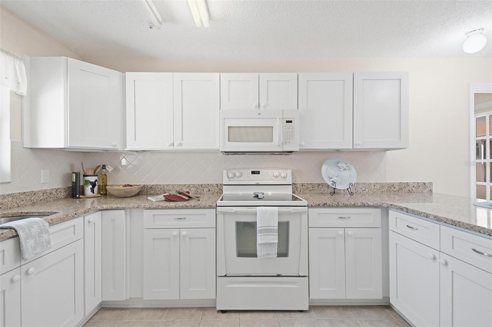 BELLE TERRE COMMUNITY - Residential