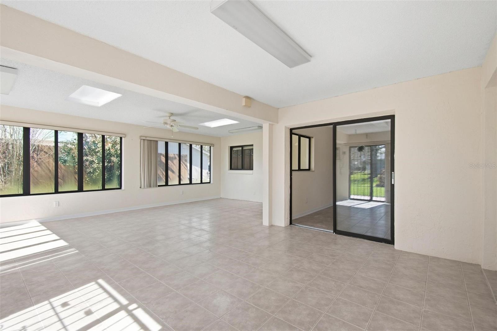 BELLE TERRE COMMUNITY - Residential