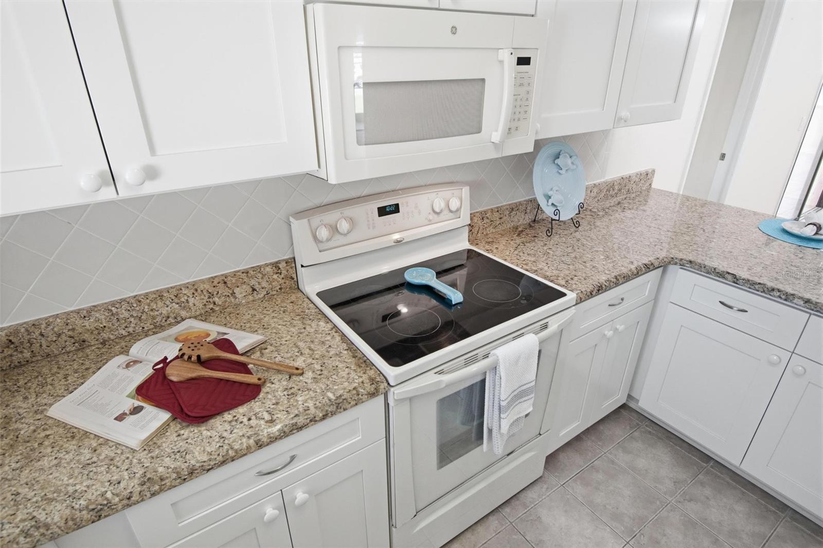 BELLE TERRE COMMUNITY - Residential