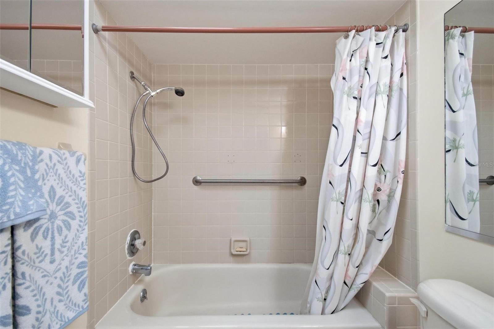 BELLE TERRE COMMUNITY - Residential