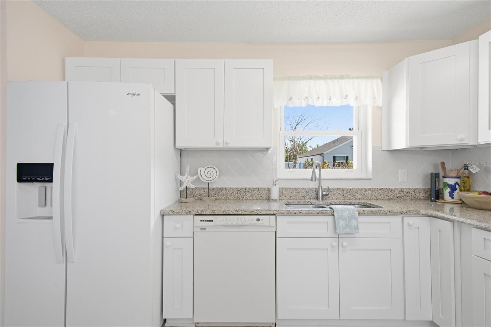 BELLE TERRE COMMUNITY - Residential