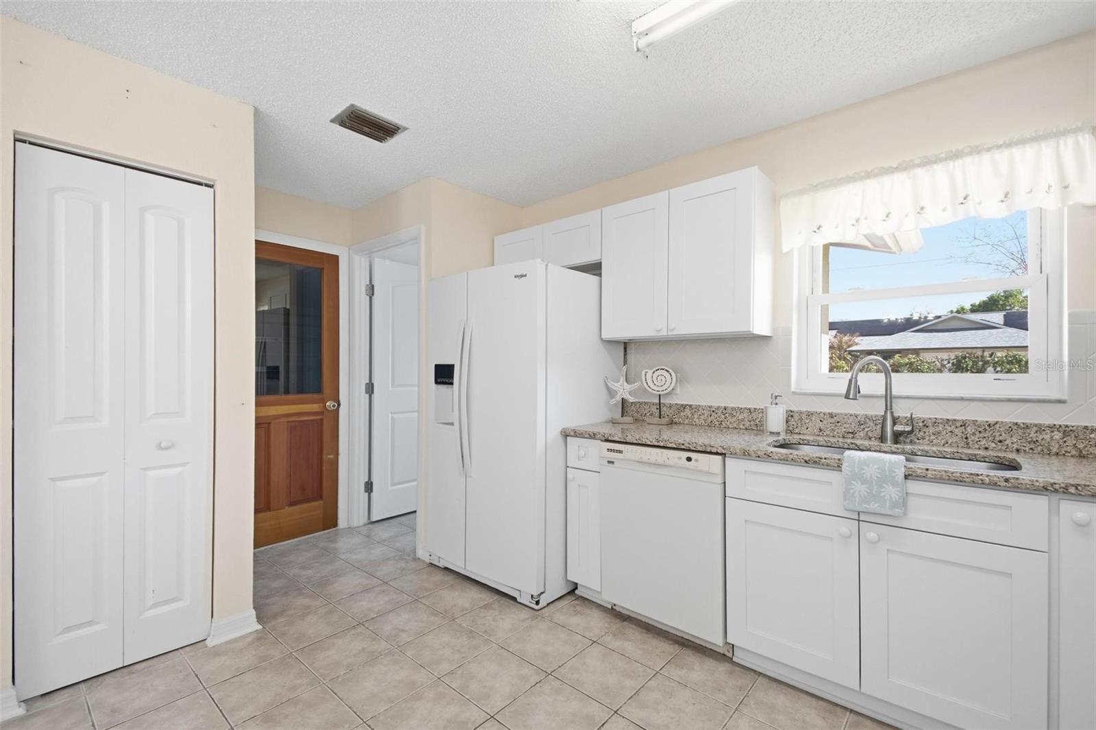 BELLE TERRE COMMUNITY - Residential