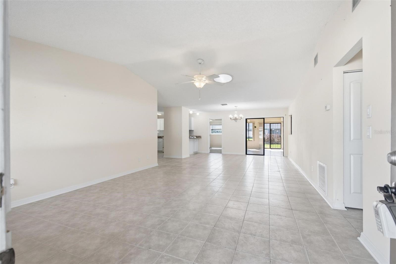 BELLE TERRE COMMUNITY - Residential