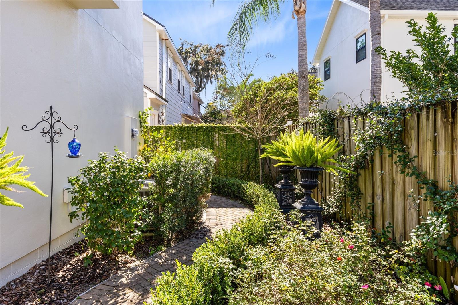 PORCHES ATKINS PLACE - Residential