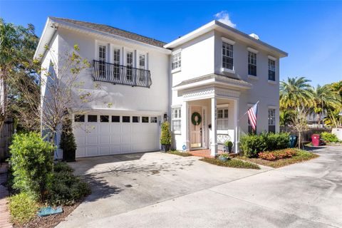 Photo of 1021 Atkins Place, Orlando, FL 32804 (MLS # O6371888)