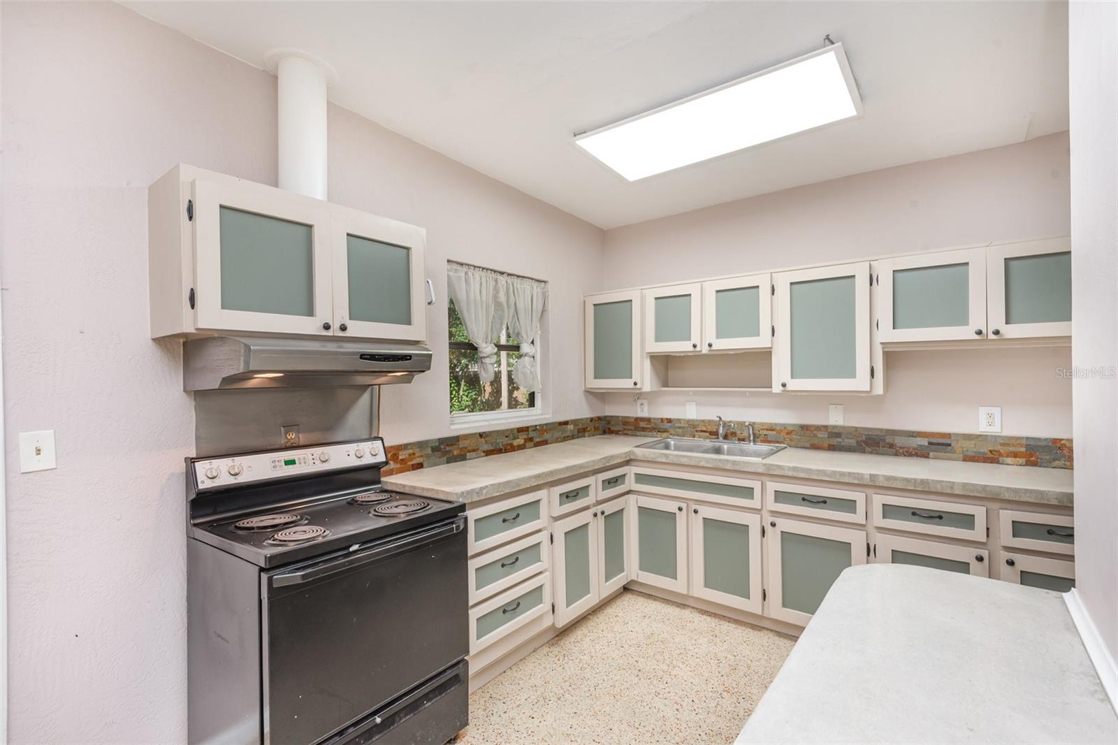 MASON & CARSWELLS HOLLY HILL - Residential