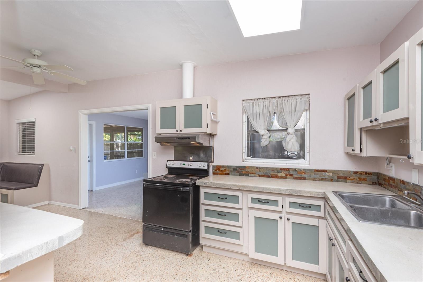 MASON & CARSWELLS HOLLY HILL - Residential