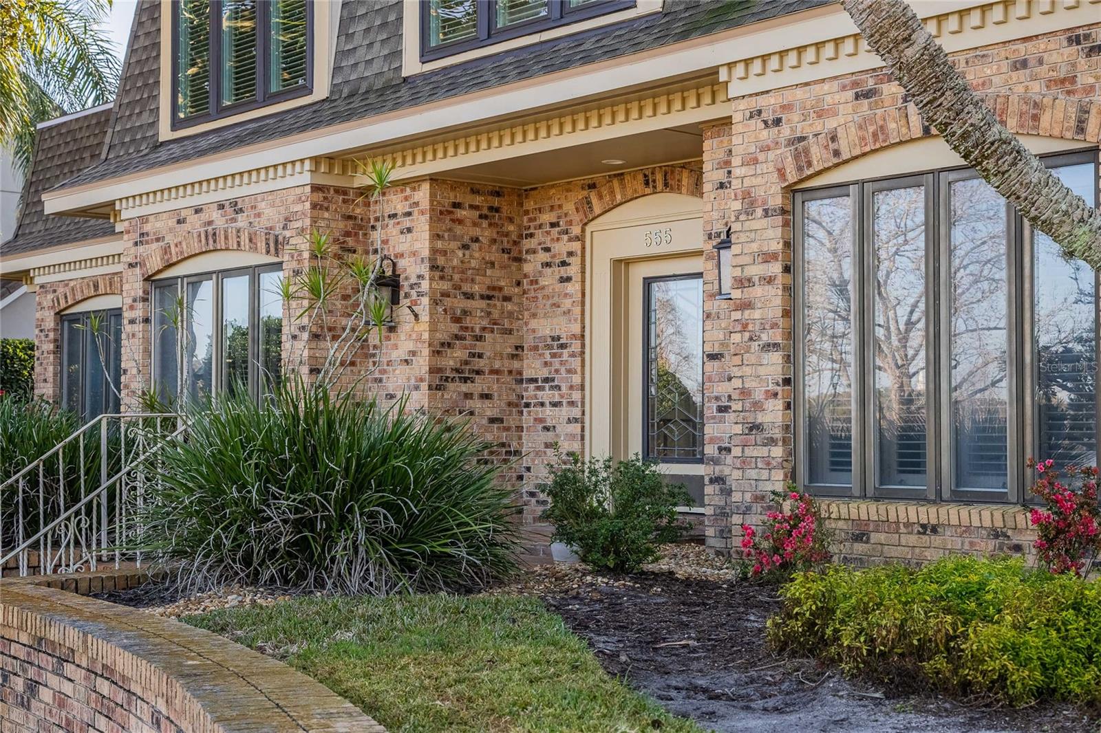 555 LAKE HOLLINGSWORTH DRIVE