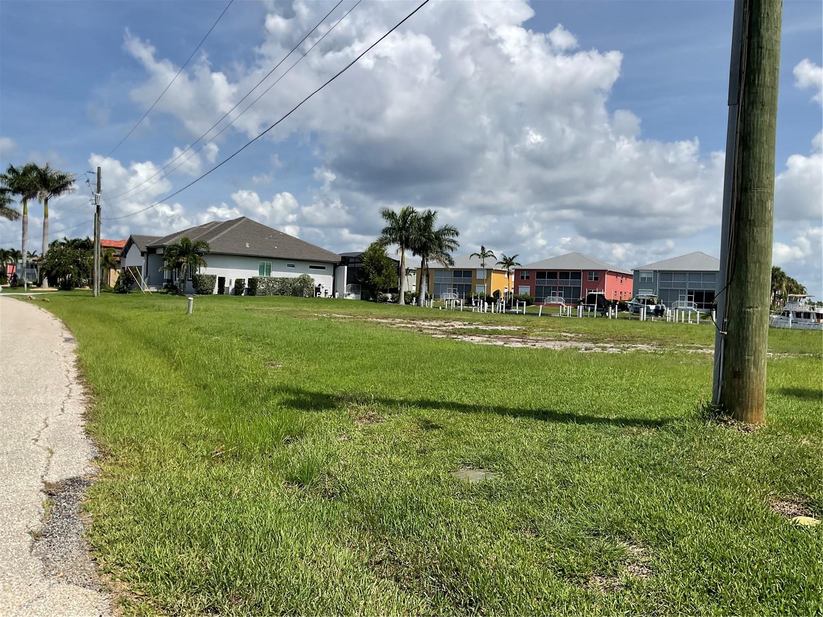 PUNTA GORDA ISLES SEC 14 - Land