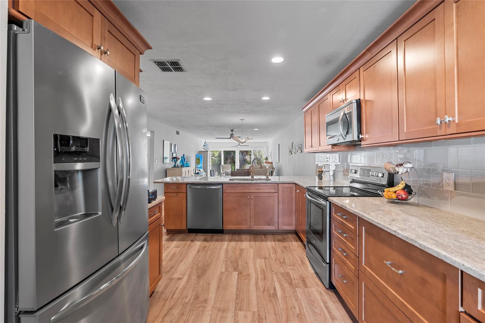 IMPERIAL POINT CONDO - Residential