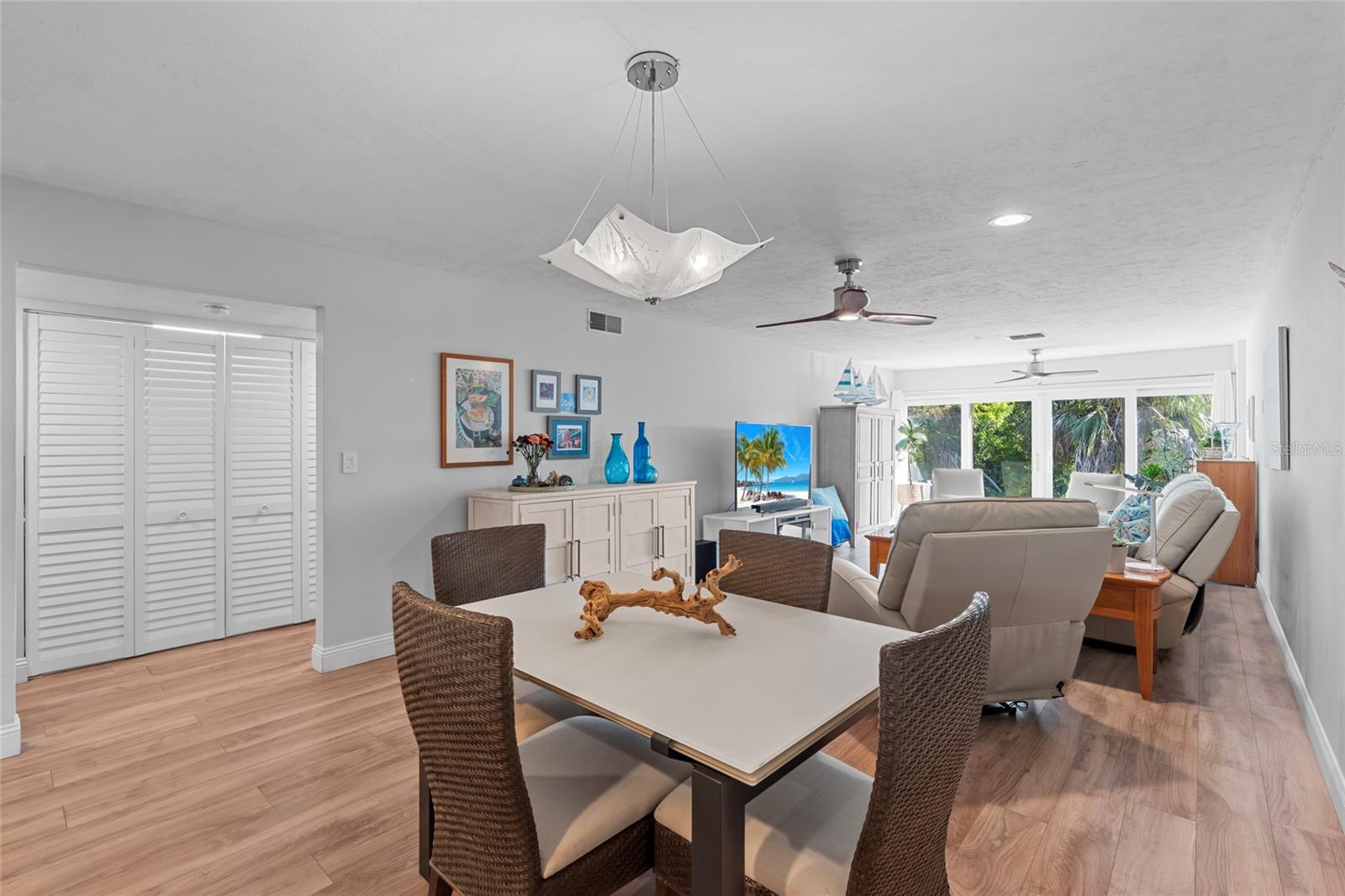 IMPERIAL POINT CONDO - Residential